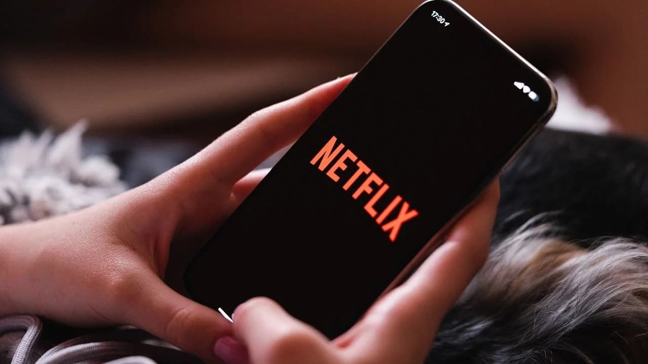 Governo Lula decide sobre cobrança extra da Netflix por compartilhamento de senha