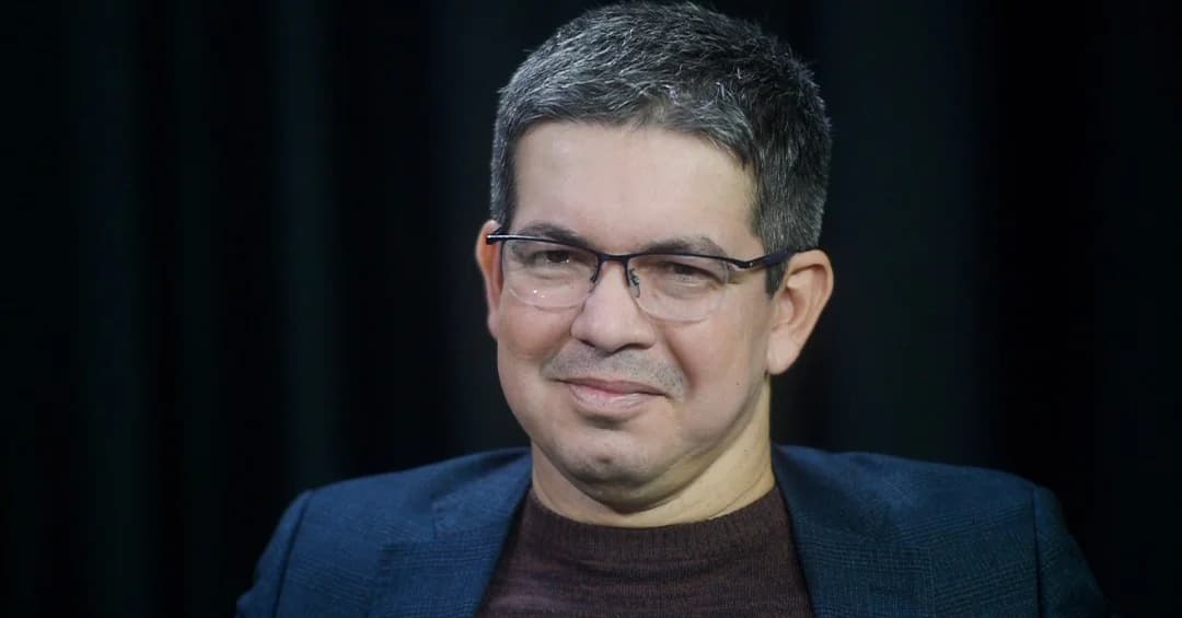 Randolfe Rodrigues se une ao PT em retorno triunfante à 'casa antiga'