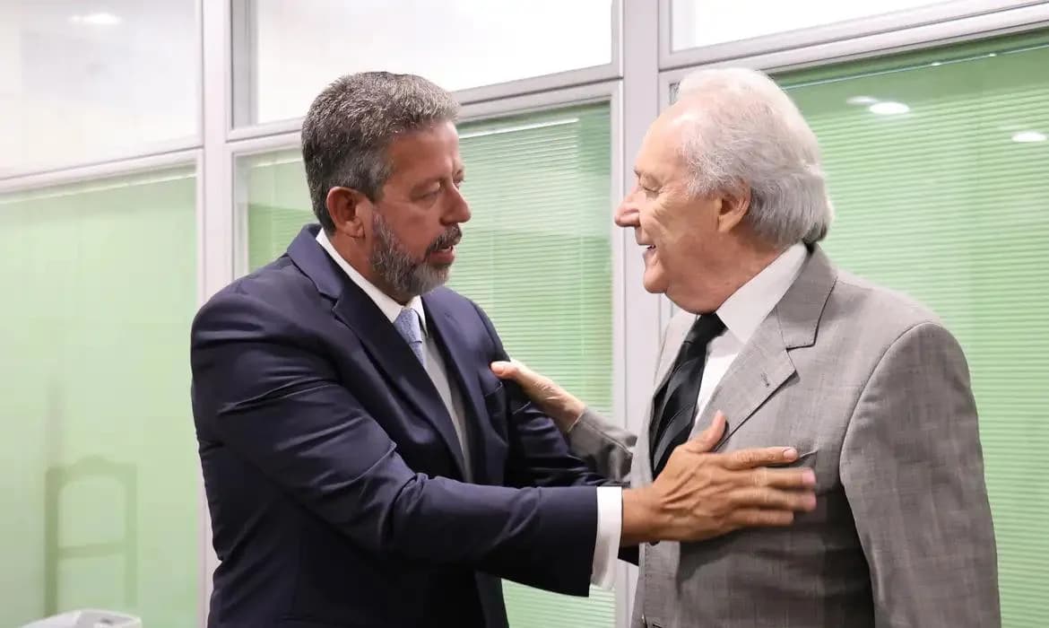 Arthur Lira aplaude atitude de Lewandowski em visita à Câmara