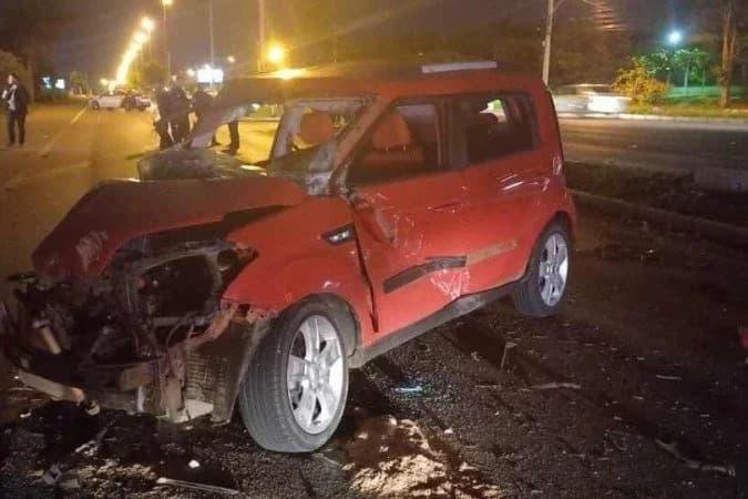 Colisão mortal: Carro capota após colisão no Park Way e motorista falece no local