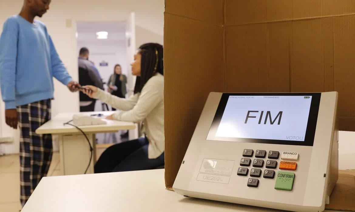 Supremo dá aval a regulamento do TSE contra Fake News nas Eleições