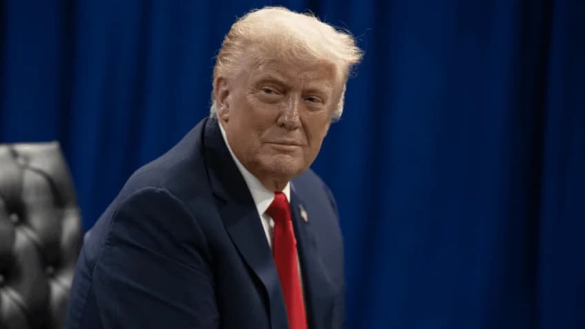 Trump trava Tomahawks e arma discurso de paz