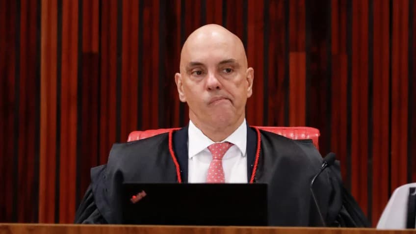 Frente parlamentar pró-Bolsonaro defende inquérito e processo de impeachment contra Moraes