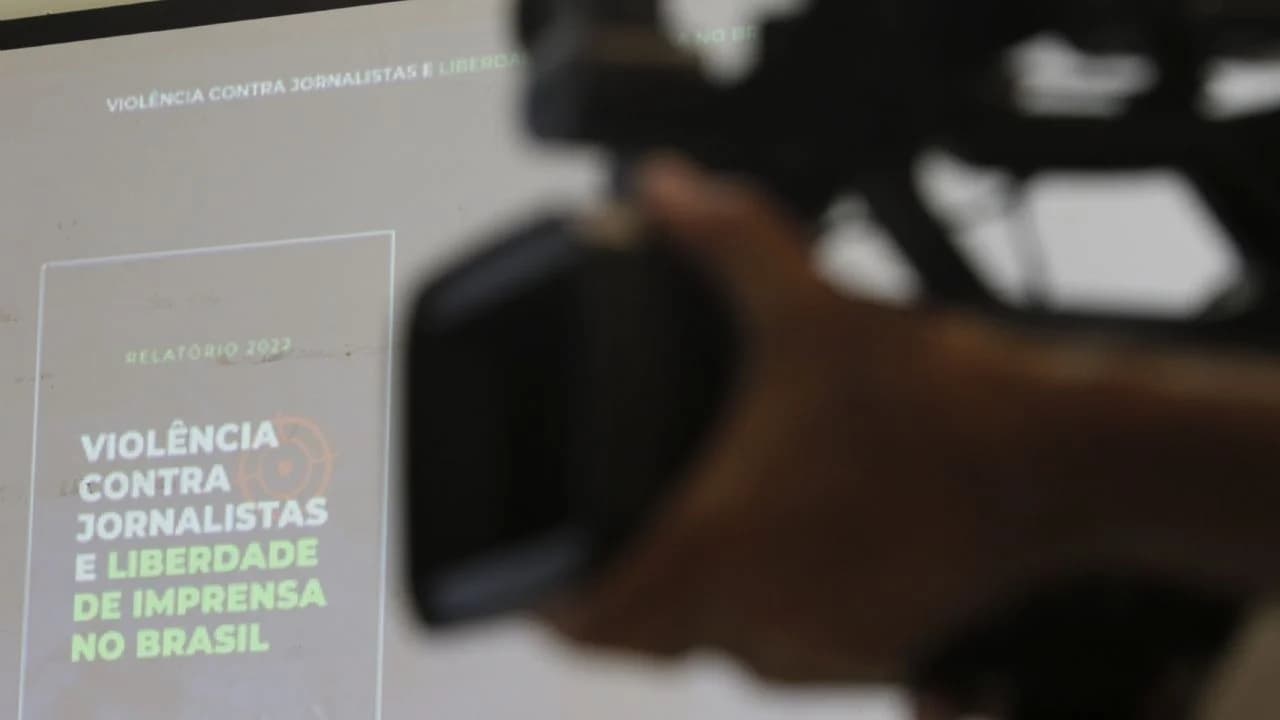 Redução de 51% na violência contra jornalistas sem Bolsonaro, mas números ainda são preocupantes