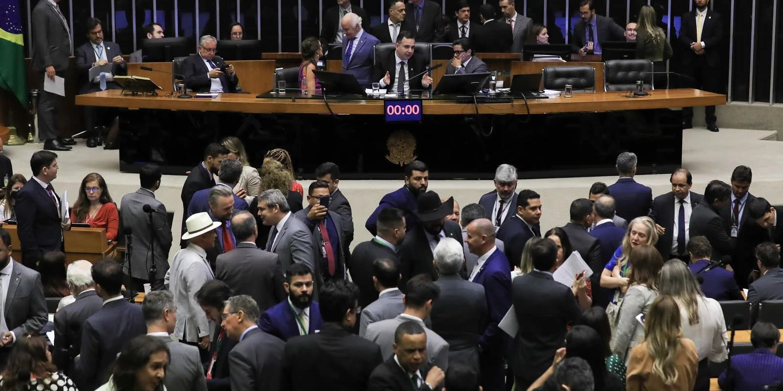 Congresso define LDO 2024: foco em déficit fiscal zerado!