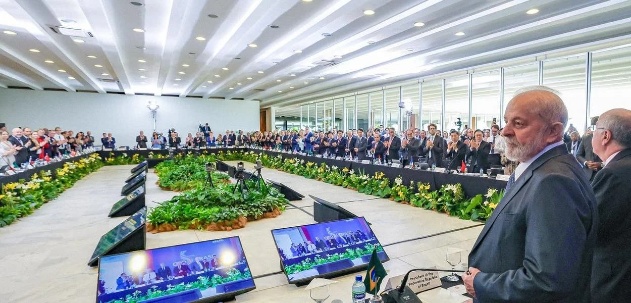 Lula defende uma globalização reinventada e igualitária