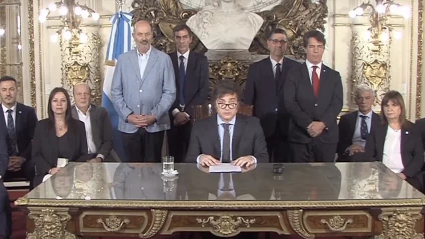 Ao redor do globo: rejeição constitucional no Chile e medidas econômicas na Argentina