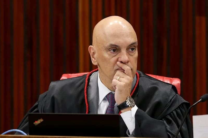 Inquérito em que Bolsonaro é investigado por incitação ao golpe de 8 de Janeiro é prorrogado por Moraes