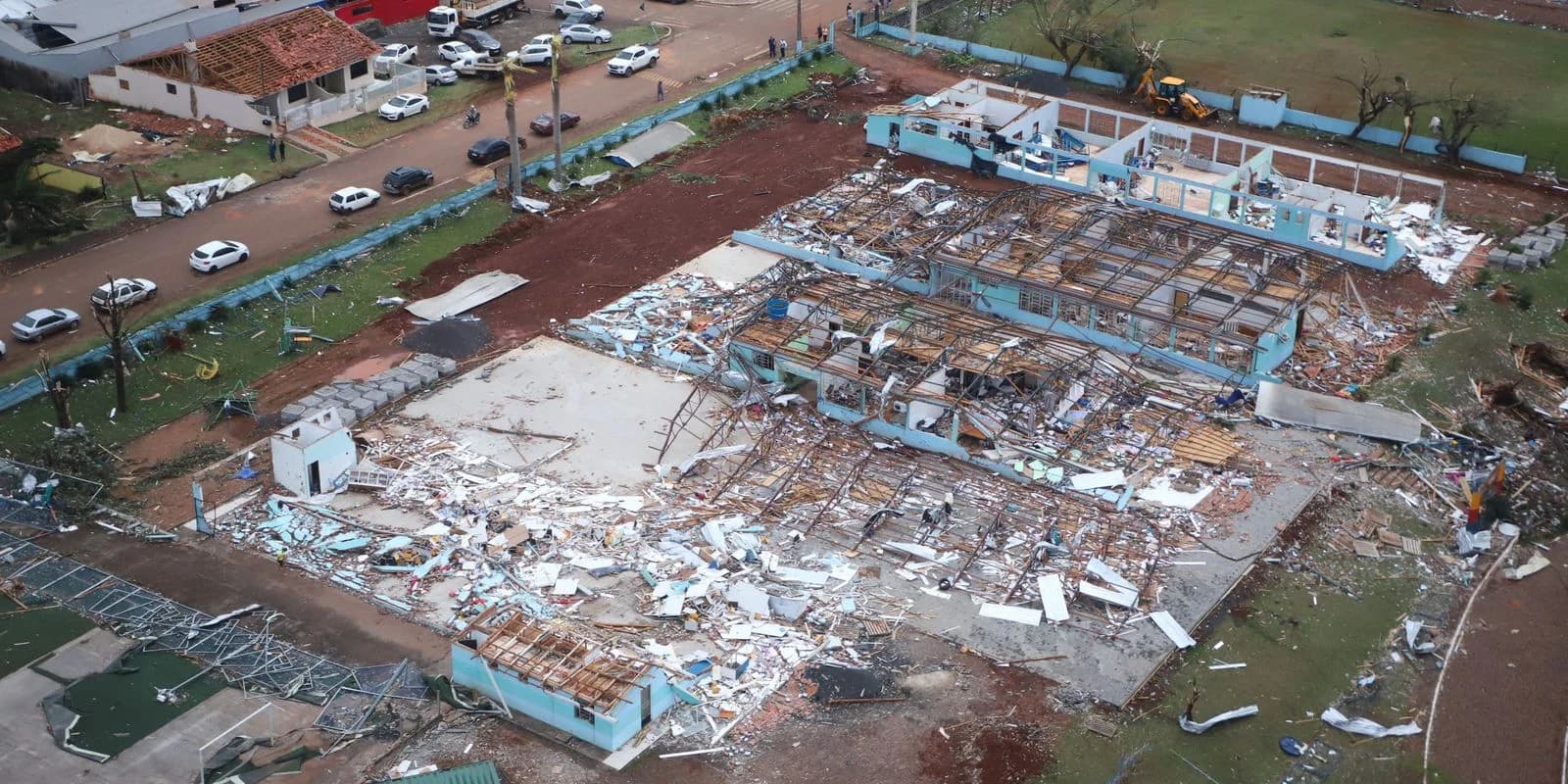 Tornado F3 devasta cidade no Paraná: 750 feridos e saúde em colapso