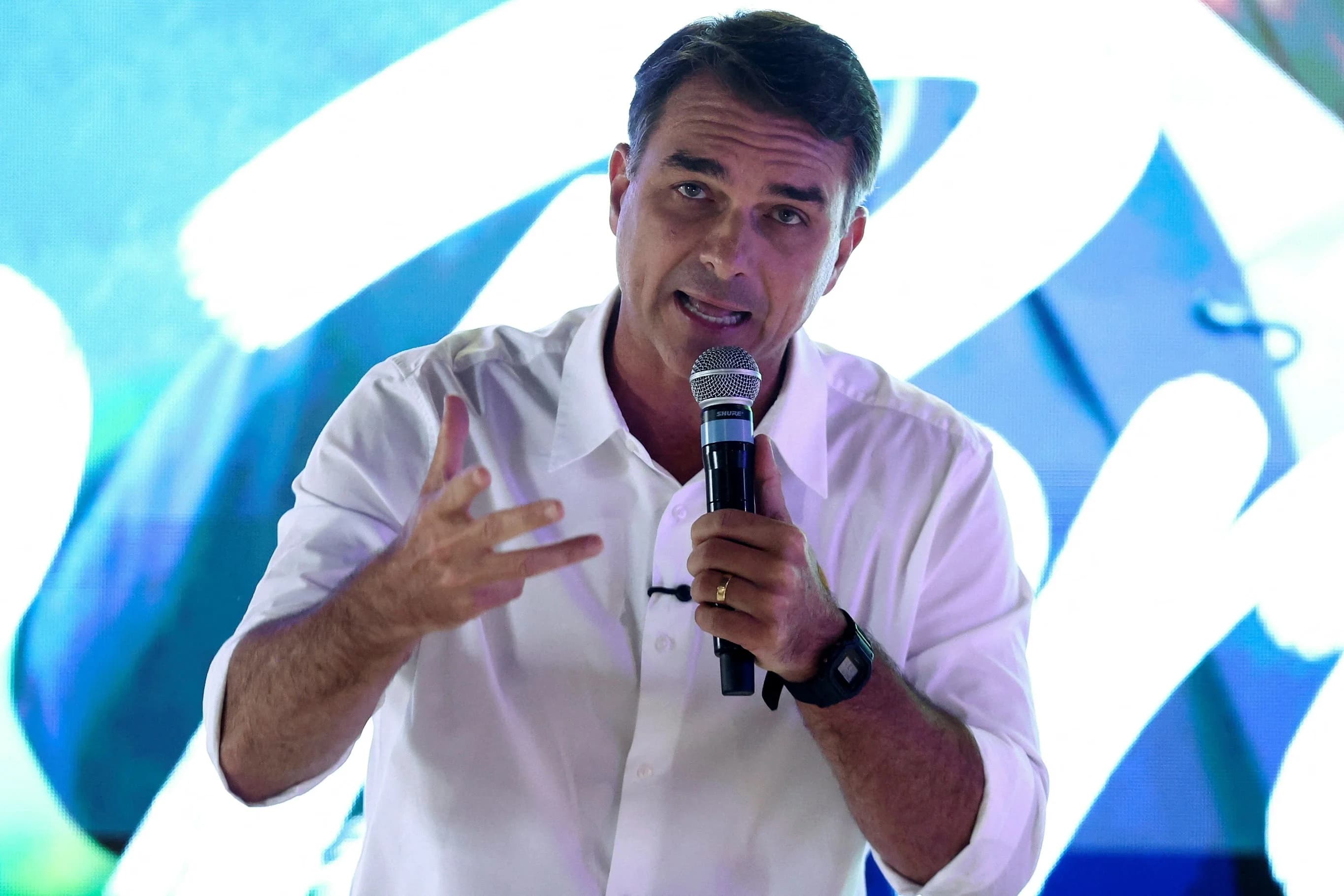 TSE barra vídeo enganoso de Flávio Bolsonaro