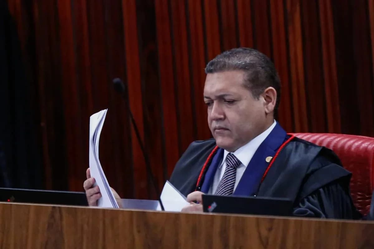 TSE reúne campanhas após choque de decisões