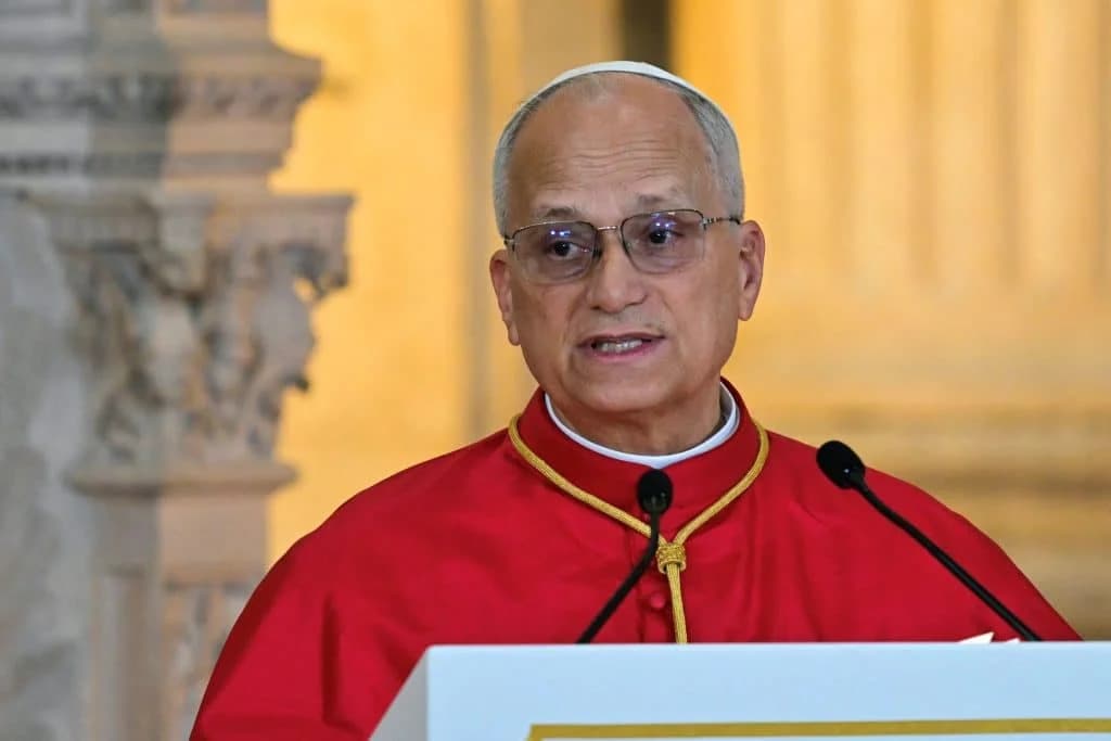 Vaticano confirma câncer no pulmão do papa Leão XIV