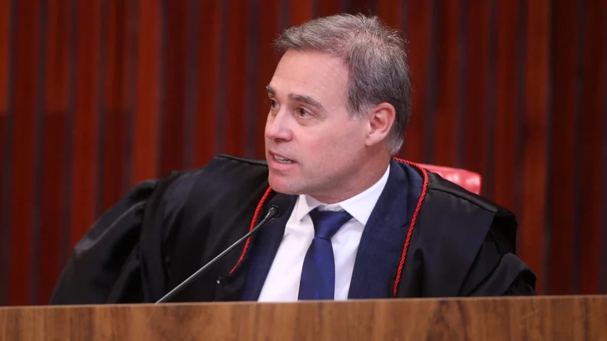 Mendonça trava julgamento após maioria contra retirada de vídeo de Lula