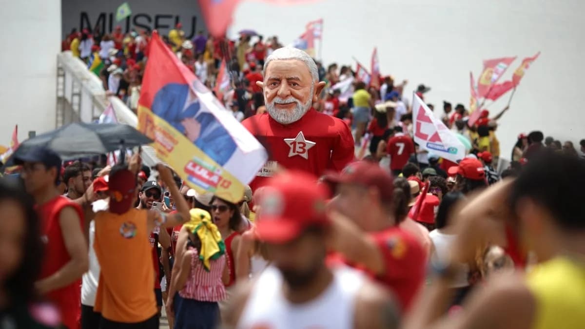 Multidões tomam ruas em 16 capitais para barrar bolsonarismo e apoiar Lula