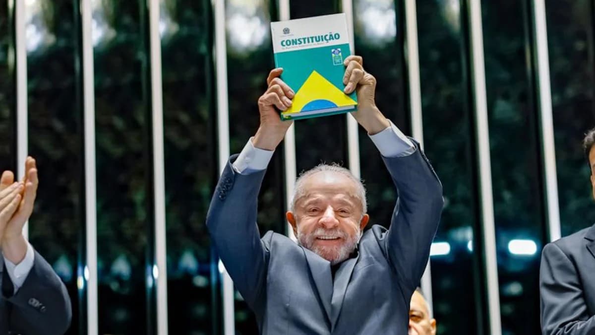 Aprovação de Lula cresce com força e desaprovação recua em nova pesquisa