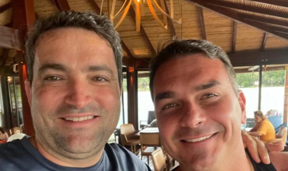Escândalo atinge clã Bolsonaro: PF investiga Flávio por lavagem de dinheiro