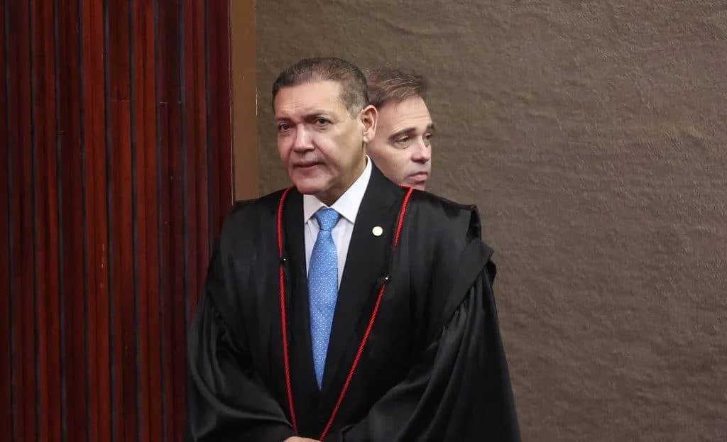 Manobra no TSE ameaça calar mobilização de Lula na reta final da eleição