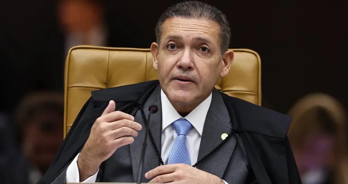 Escândalo no STF: indicado de Bolsonaro mudou voto após contatos com dono de banco