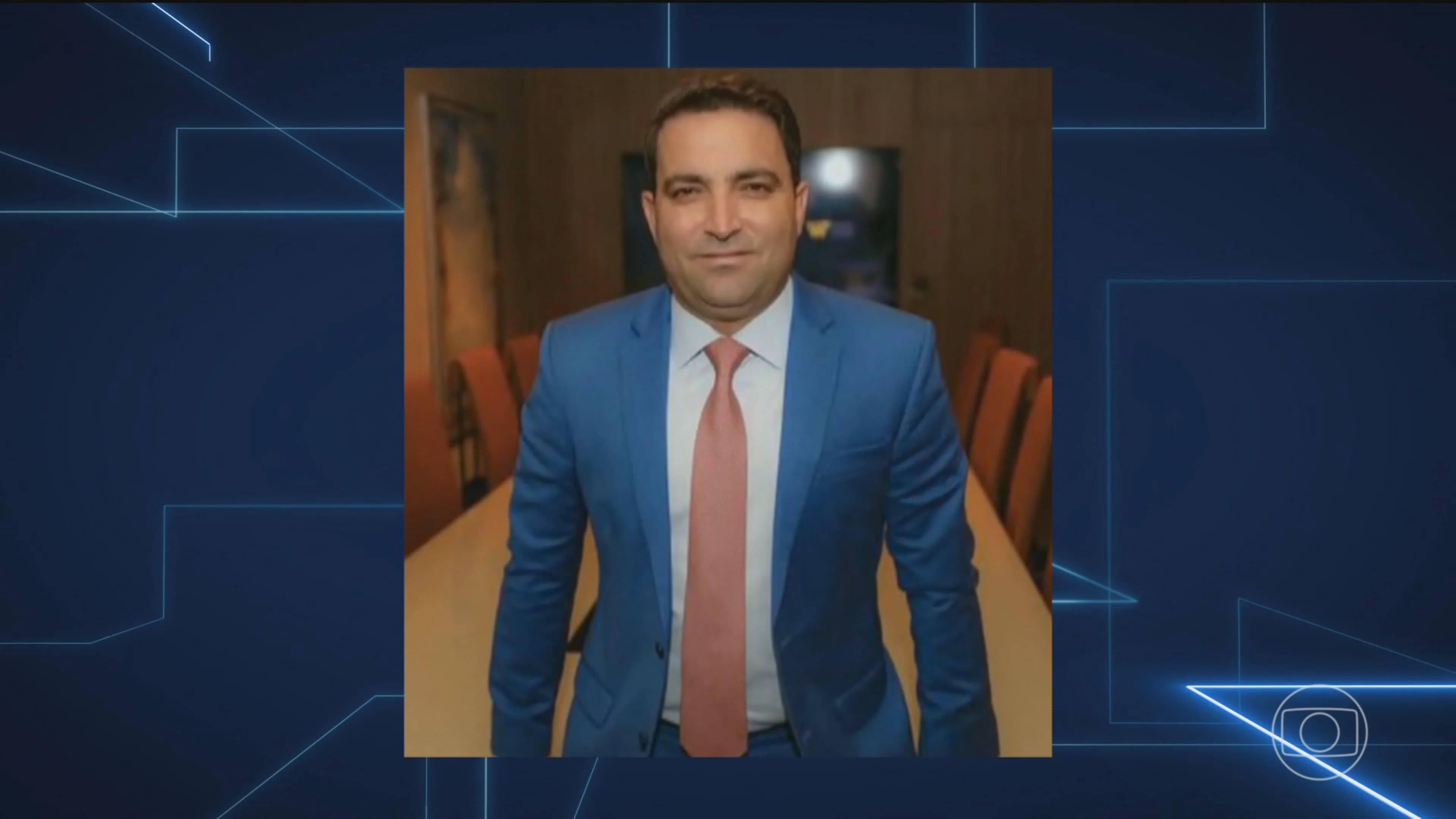 Moraes bloqueia R$ 6 bi de advogado ligado a Flávio Bolsonaro
