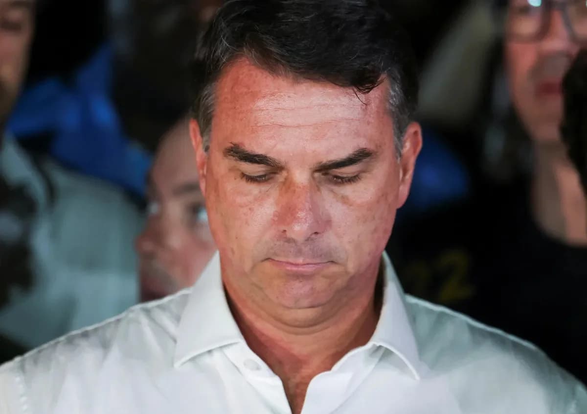 Fuga de Flávio Bolsonaro pode acelerar pedido de prisão preventiva