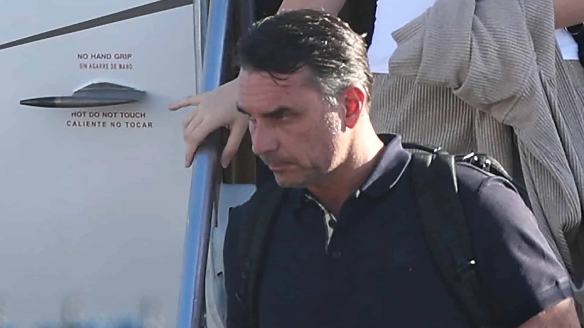 Flávio Bolsonaro consumiu R$ 65,8 milhões do povo antes de fugir do Brasil