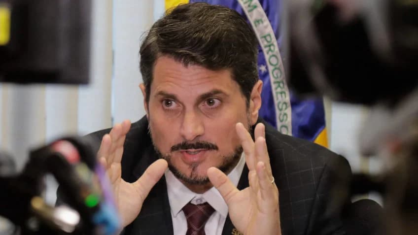 PF falha ao tentar localizar passaporte de Marcos do Val