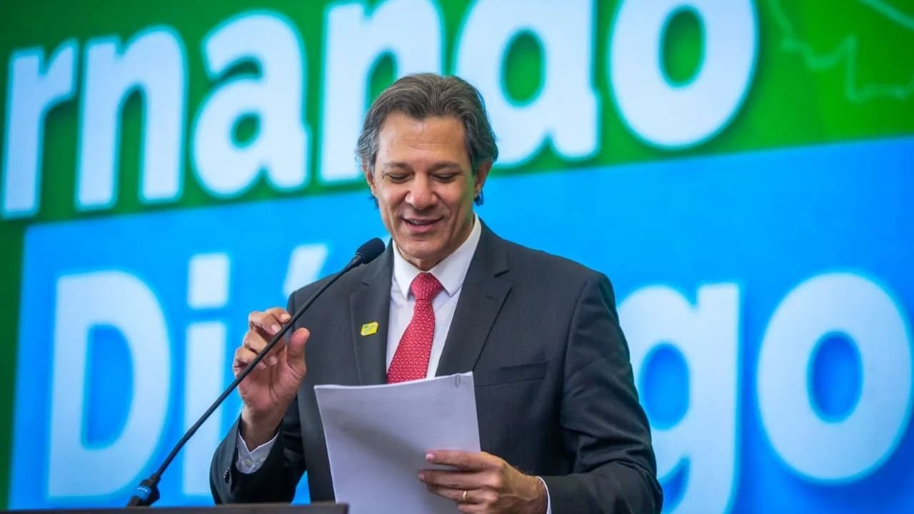 Haddad, o Ministro Taxad: desvendando os memes e o impacto na popularidade