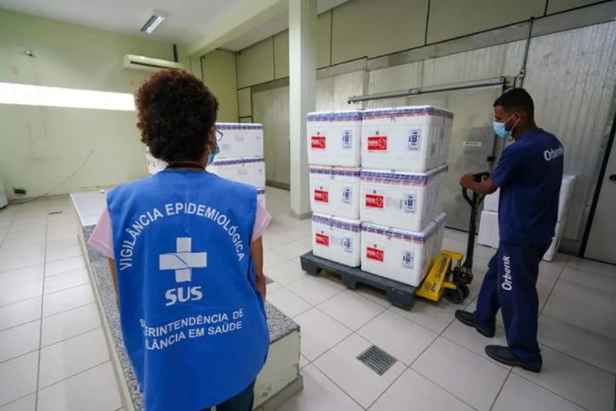 Vacinas quase sem validade deixadas por bolsonaro são incineradas, gerando prejuízo superior a R$ 1 bilhão