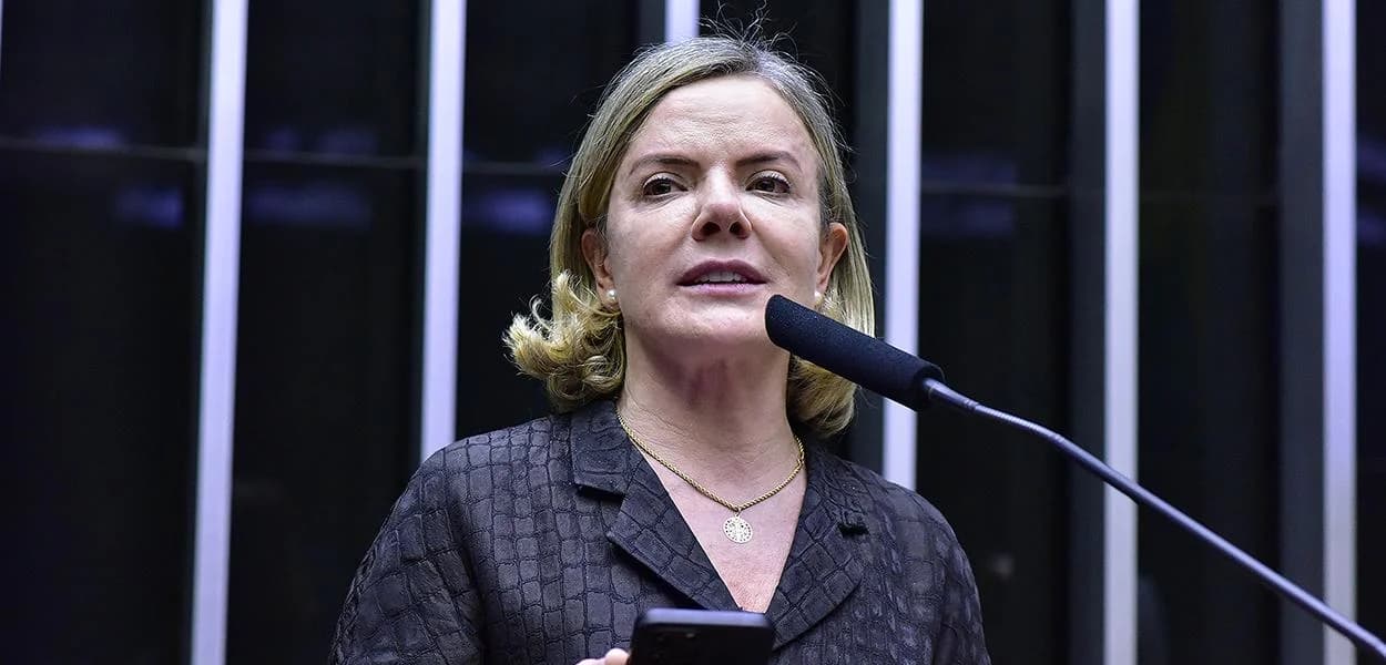 Gleisi responde à Folha de S. Paulo: 'A imprensa não é inatingível'