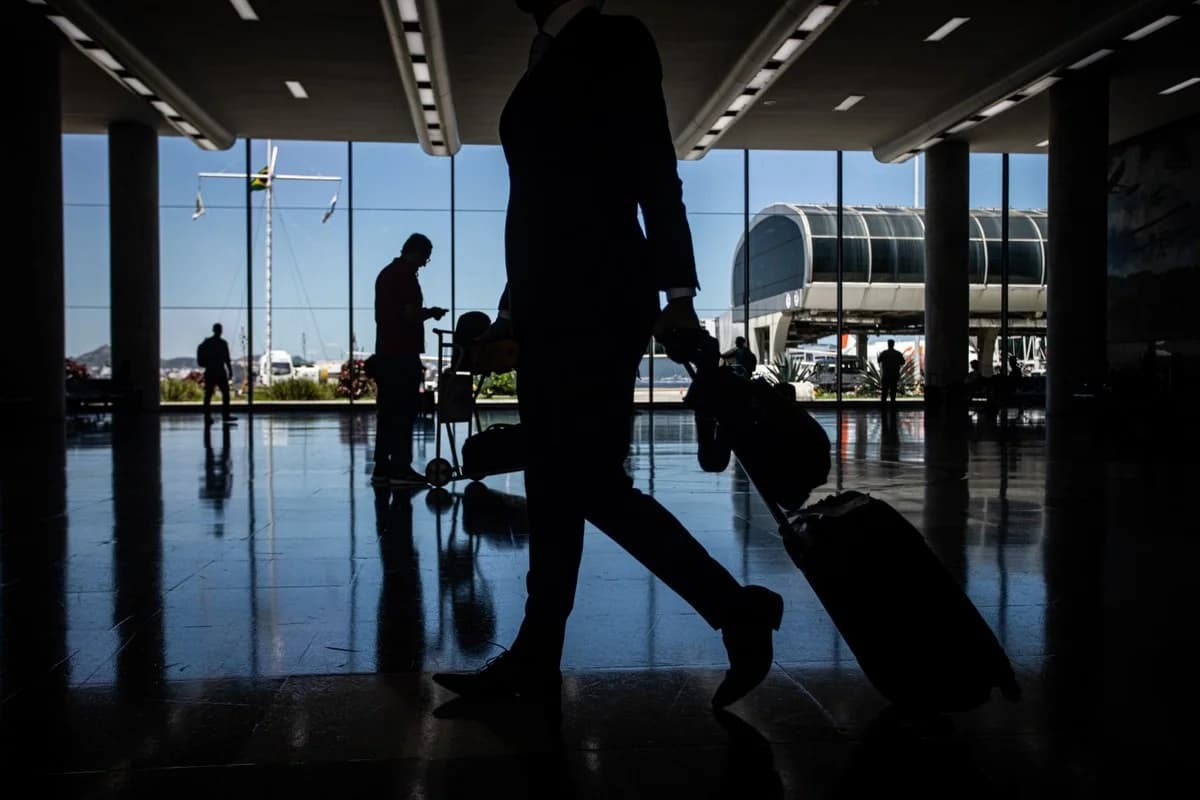 Medidas governamentais e cias aéreas visam conter altas de preços em passagens