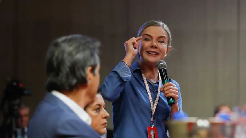 PT faz olho nos evangélicos que apoiaram Bolsonaro, Gleisi chama para a conversa