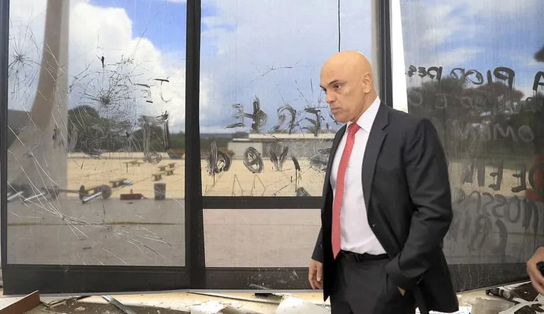 15 Acusados de Conspiração Golpista Recebem Voto de Condenação por Ministro do STF