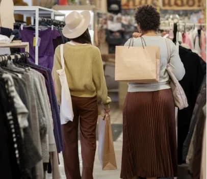 Racismo escancarado em shoppings e no trabalho nas capitais