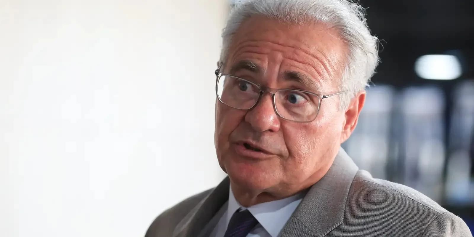 Senado reage a fraudes bilionárias do Banco Master e mira sigilos