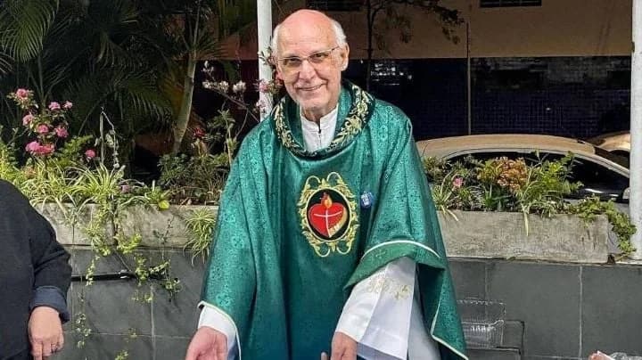 Após sanções, Papa Leão 14 envia rosário a Padre Júlio