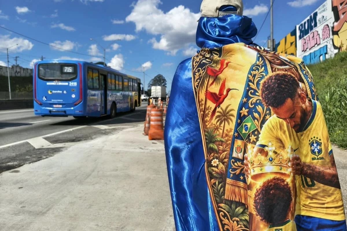 Multidão toma a Dutra rumo a Aparecida