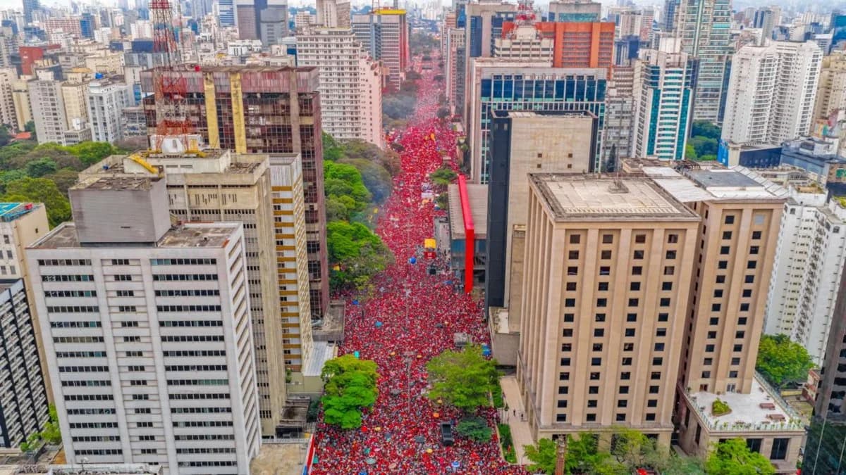Avanço de Lula acende alerta no PL