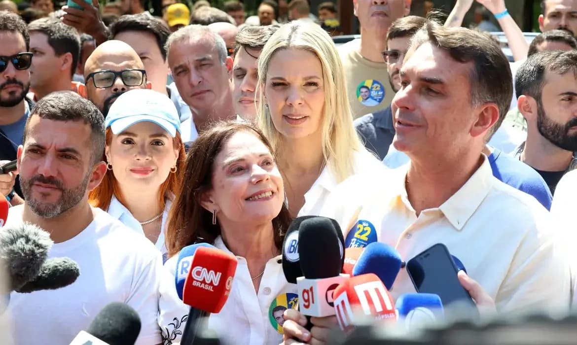 Plano de Flávio acende alerta de cortes na educação