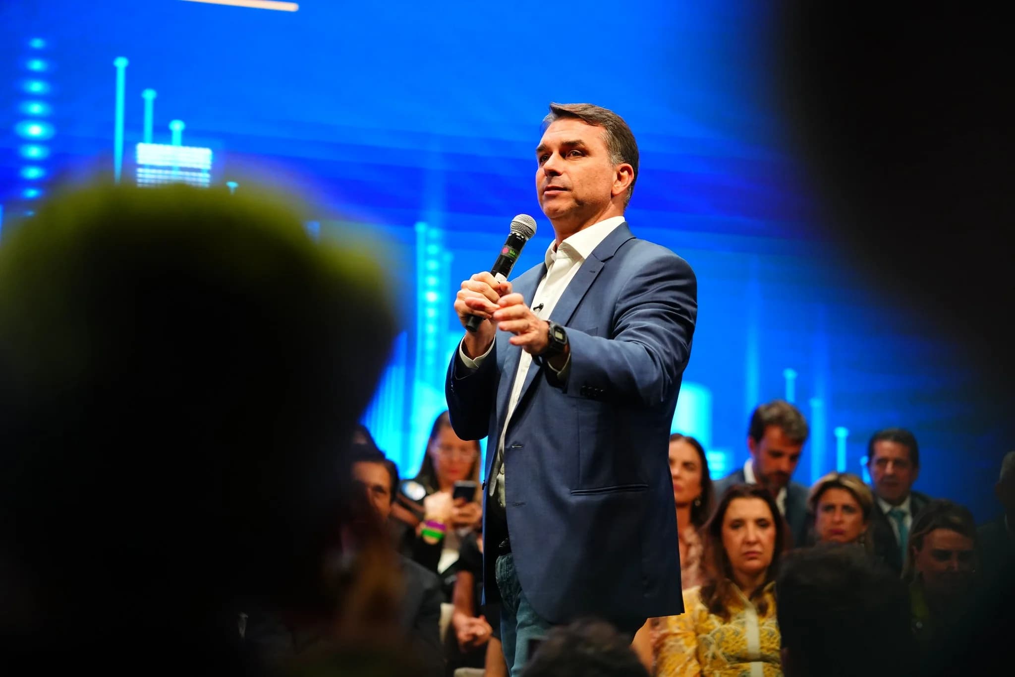 Conta de investigado tinha Flávio como usuário master