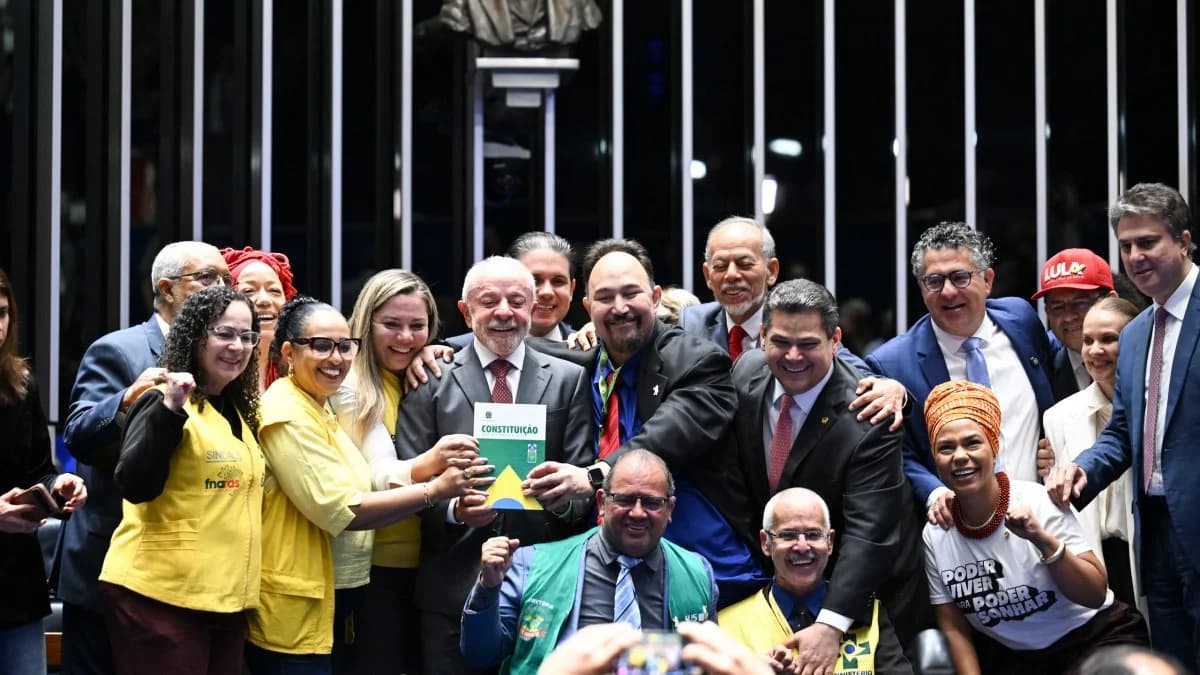 Fim da escala 6x1 explode nas redes e ofusca até crimes de Bolsonaro