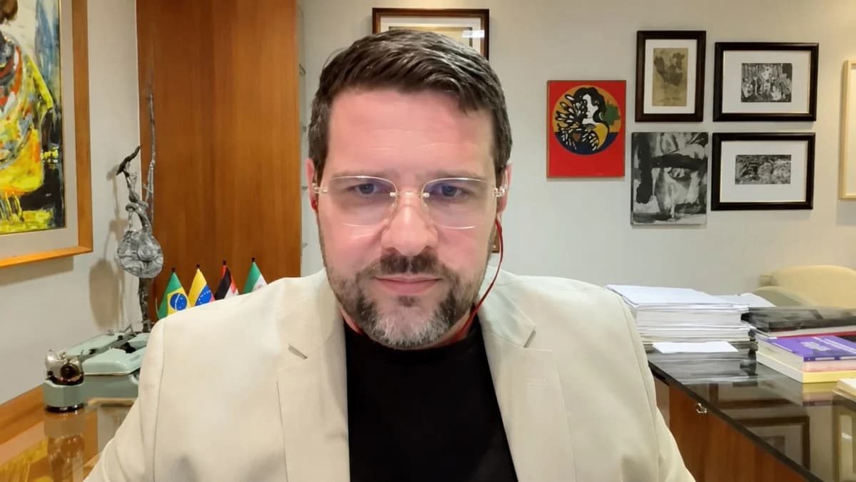 Ação no TSE mira Nunes Marques após bloqueio de canal pró-Lula