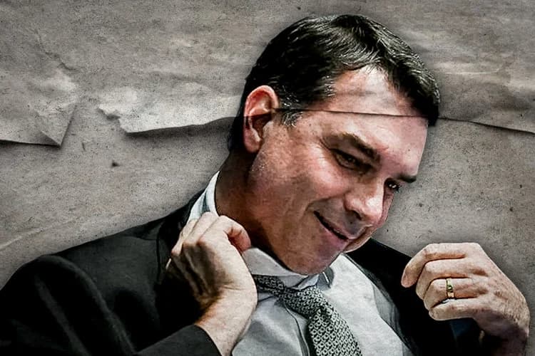 Caso Ana Clara: Flávio Bolsonaro é confrontado por defender PM que matou criança
