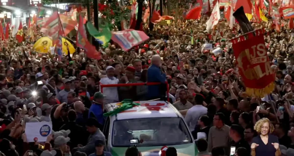 Lula reage a mentiras e alerta para ameaça do bolsonarismo: "Fascista nenhum vai governar"