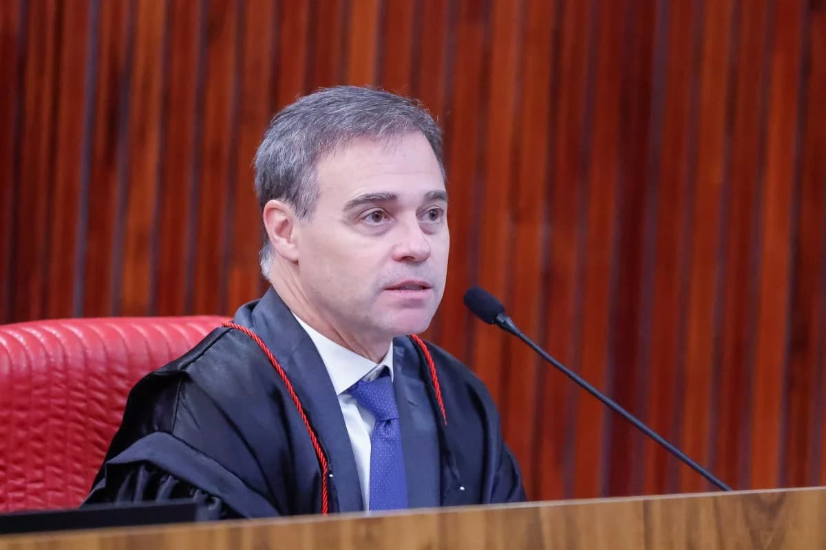 TSE avalia trava em grandes canais de WhatsApp na reta final das eleições