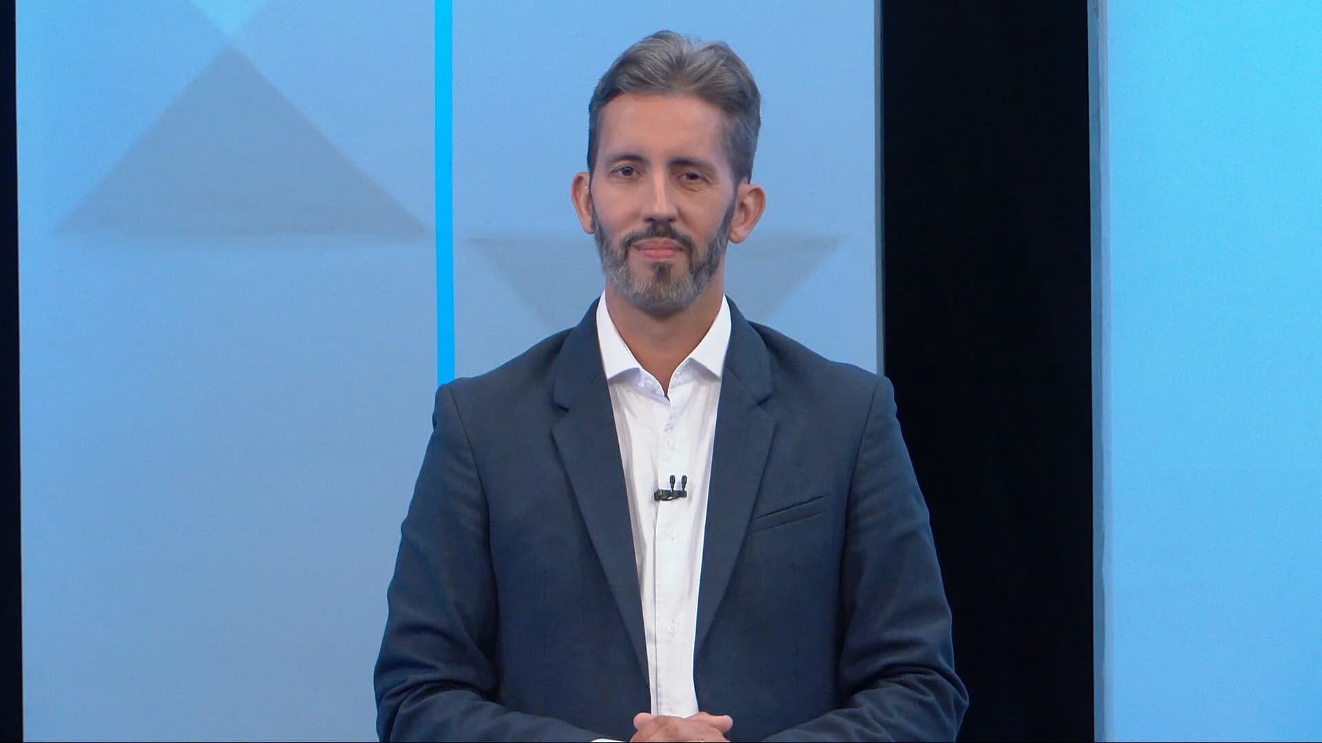 Adversária foge de debate e Leandro Grass expõe plano de reconstrução para o DF