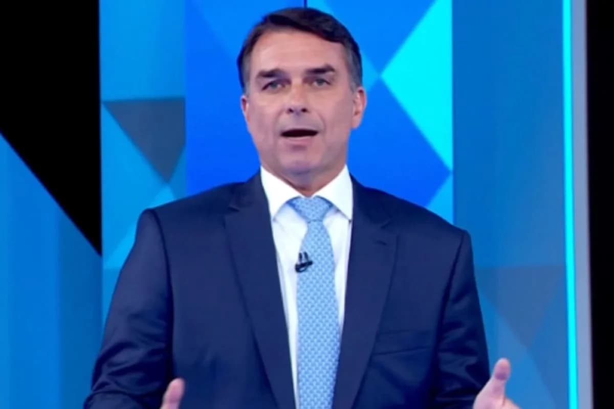 Lula enquadra Flávio Bolsonaro sobre ligação com milícias em debate decisivo