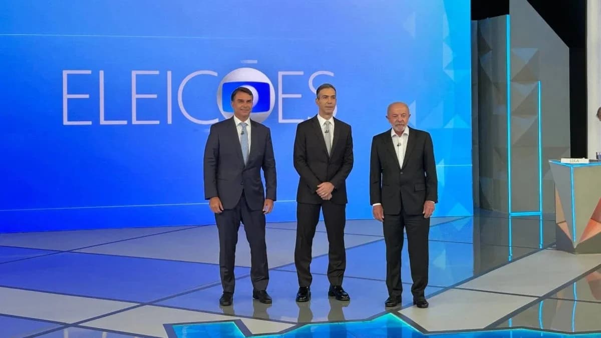 Flávio Bolsonaro tenta atacar Lula e leva invertida sobre negociata de vacina