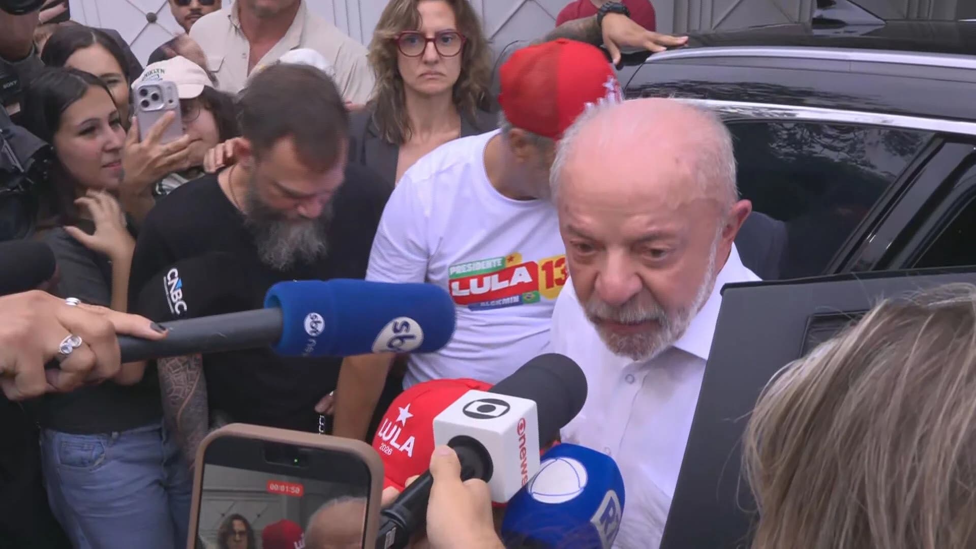Eleição decisiva: Lula alerta contra mentiras bolsonaristas e celebra apoio popular