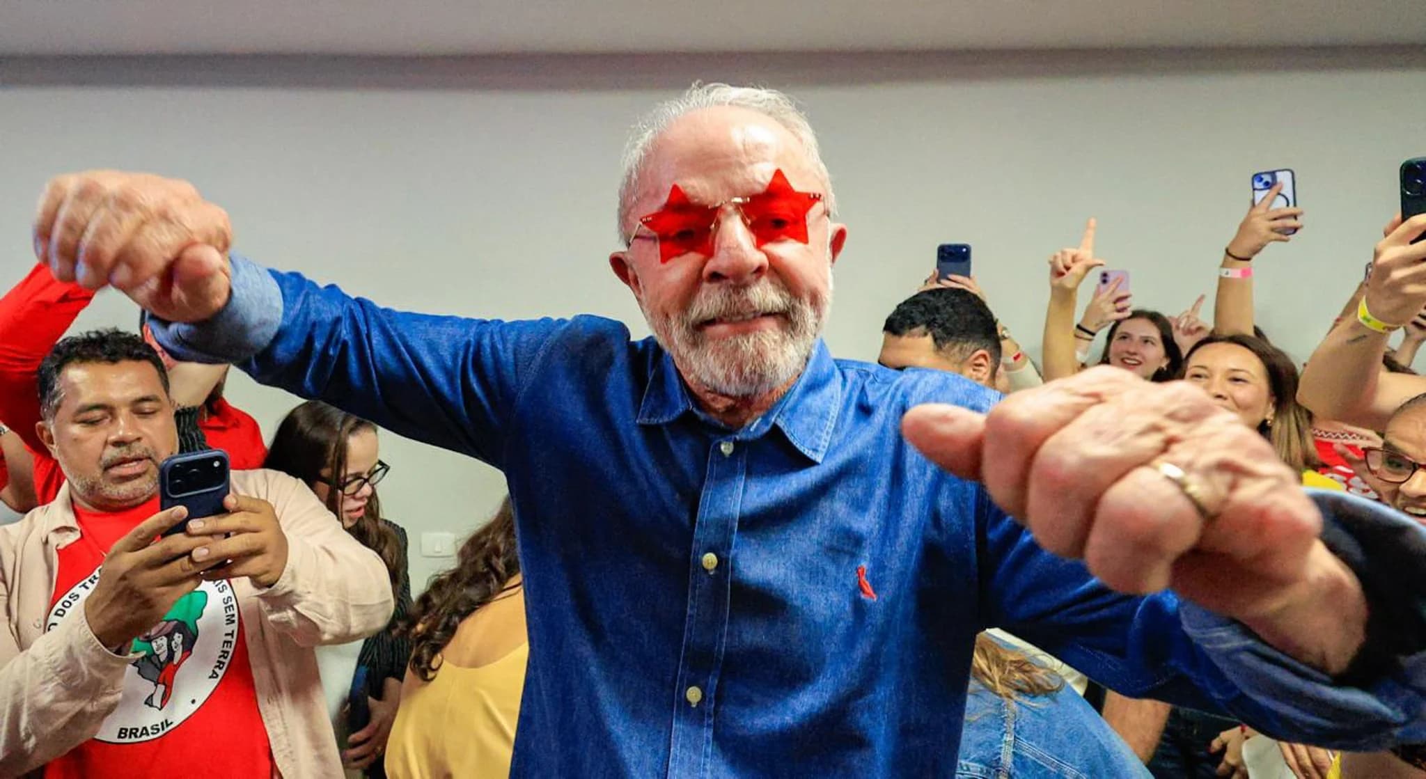 Após vitória histórica, Lula traça plano contra abusos de big techs e pelo avanço do país