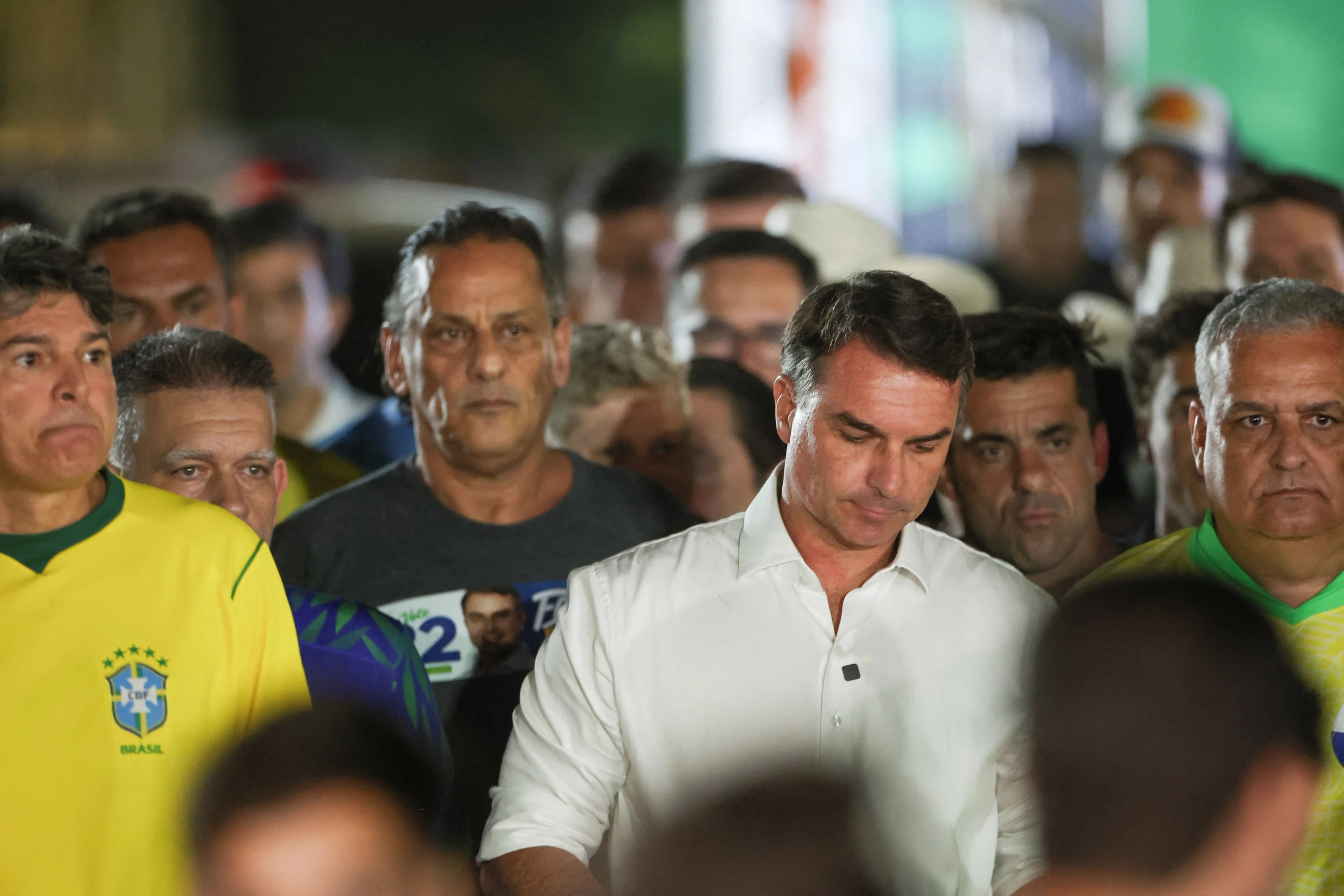 Sem mandato: Flávio Bolsonaro perde foro e fica na mira da Justiça após vitória de Lula